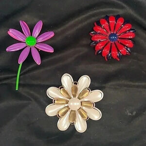 Lot of three vintage enamel flower pins